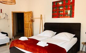 Amao-Brown I Exklusives City-Apartment I 85Qm I Privatparkplatz & Komfort I King-Size Bed